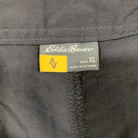 Eddie Bauer Gray Activewear Cargo Shorts size XL - Picture 7 of 9